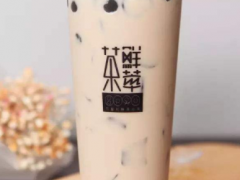 在三四线城市如何经营好8090鲜萃茶加盟店