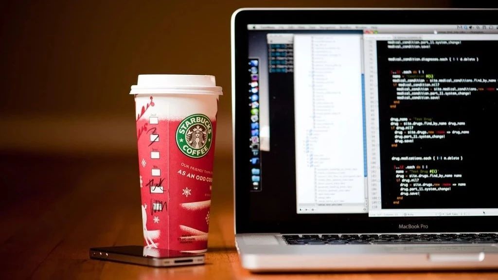 MacBook Pro新款刷爆朋友圈！星巴克X裝逼神器，如何拍出ins风格咖啡照