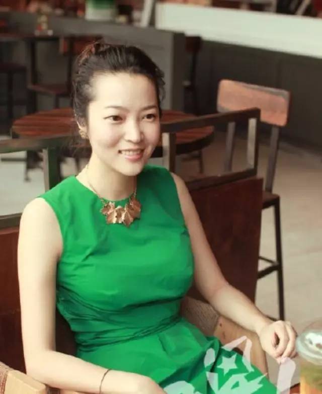 奶茶妹妹婚后进军茶行业：数亿入股嫩绿茶